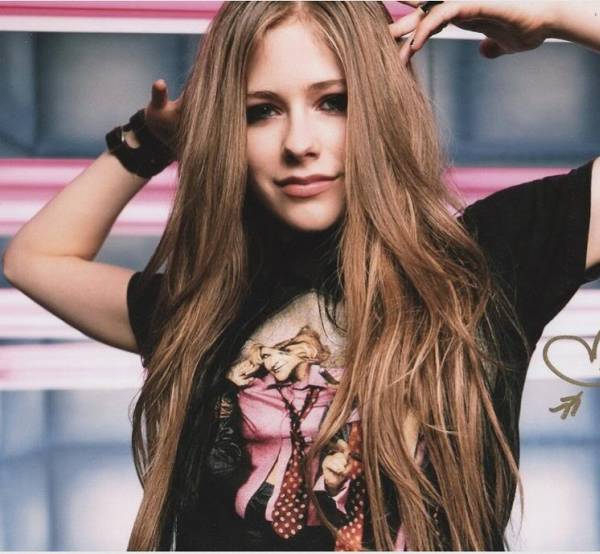 ヤフオク Avril Lavigne アヴリル ラヴィーン サイン フォト