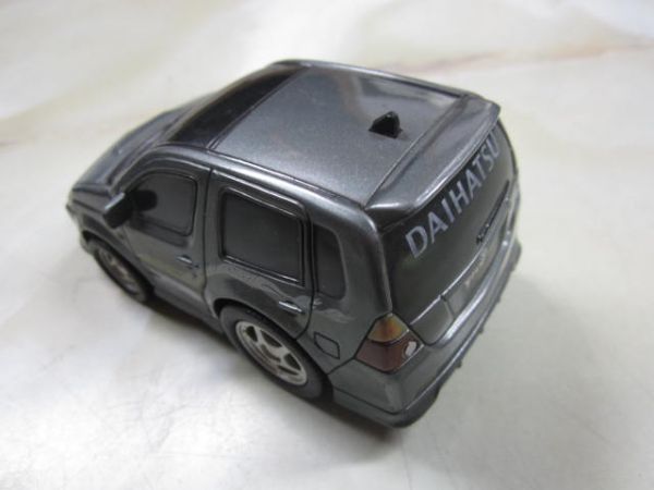 100　ダイハツＹＲＶ　中古非売品　サンプルカラー車_画像3