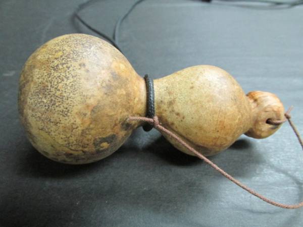 芸能人愛用のおすすめ最新情報 ミニ瓢箪拭き漆薬カプセルナチュラルアクセペンダント:c その他