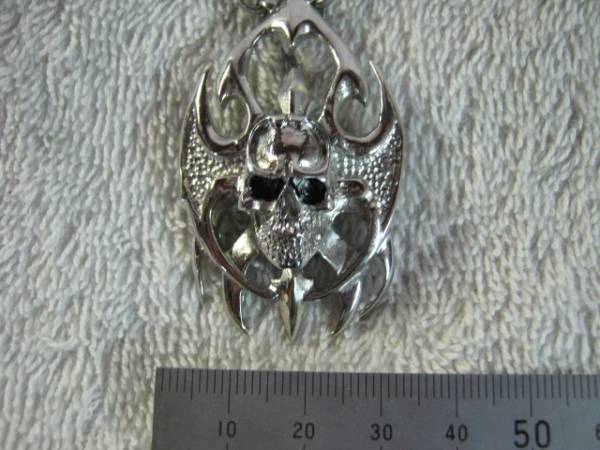  new goods to rival Skull necklace skull 