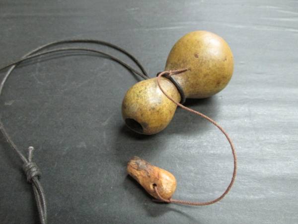 今季ブランド ミニ瓢箪拭き漆薬カプセルナチュラルアクセペンダント:a その他