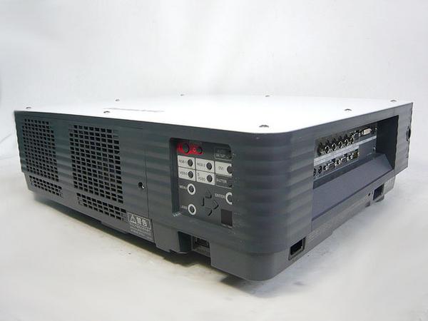 PANASONIC TH-D5600 高輝度　 5000ルーメン　HDMI対応可能_画像2